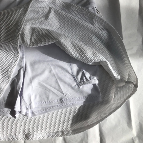 White Tiered Woven Golf/Tennis Skort - Picture 5 of 7